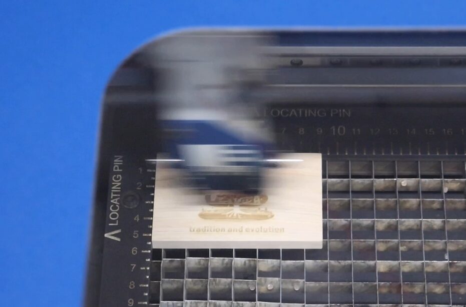 Laser engraving machine illustration engraving processing proces3