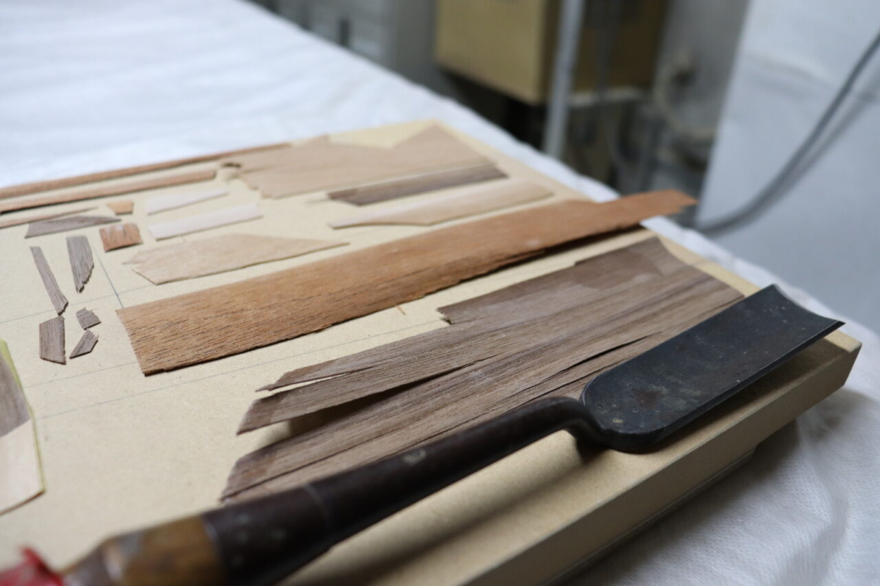 Leaf motif bookmark wooden production1