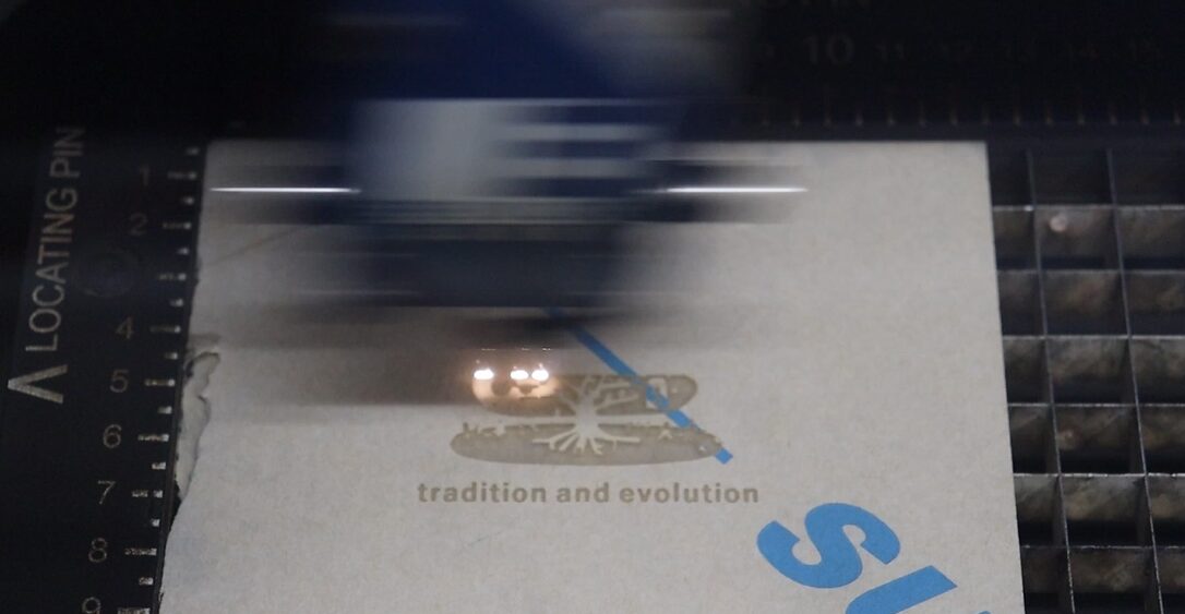 Laser engraving machine Illustration engraving process on acrylic board2