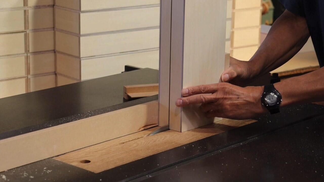 Wooden box sawed and split3