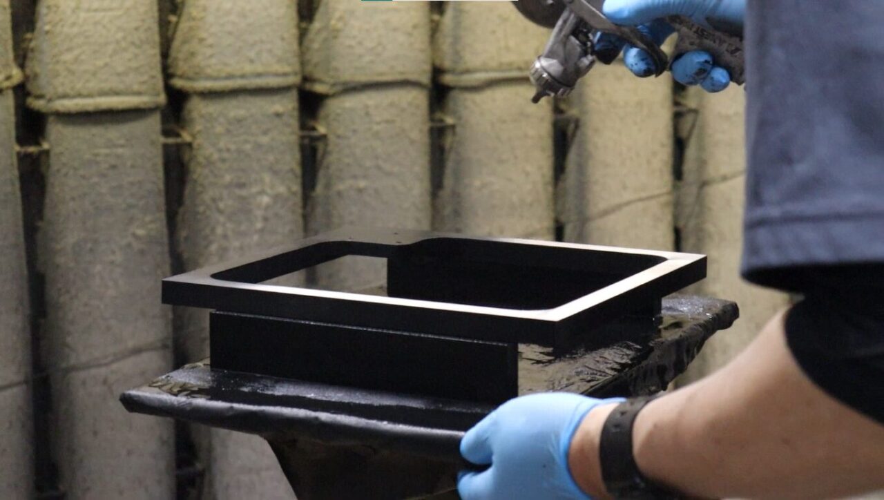 水性カラー塗料を使った木材黒塗装工程