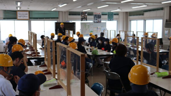 保護中： 緊急時対応訓練　
